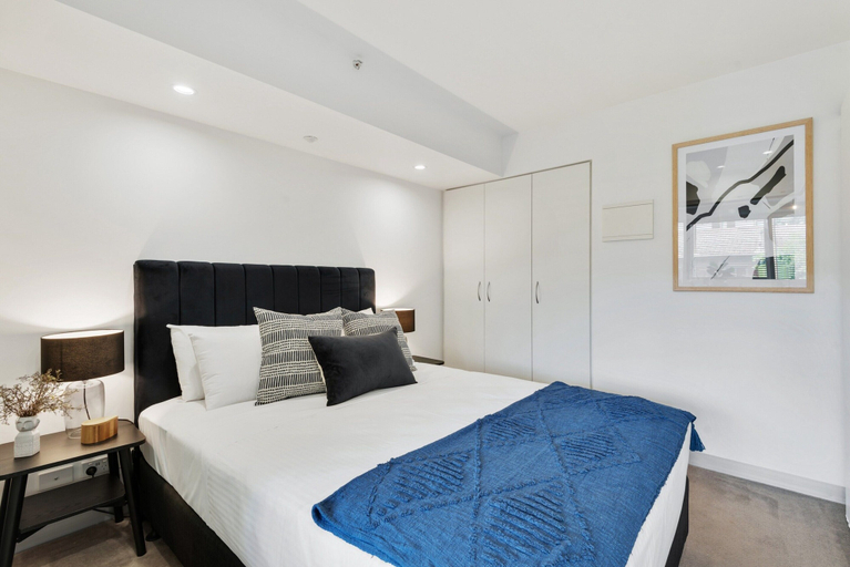 Bedroom 4, Beautifully Cosy St Kilda Apartment, Melbourne
