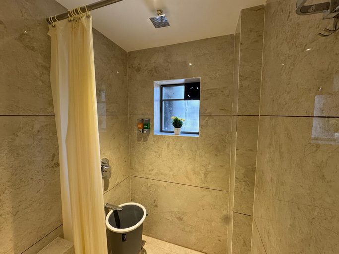 Bathroom 3, Hotel Sai Seeta Palace Newly Renovated, Ahmadnagar