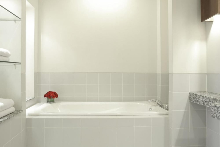 Bathroom 3, Billiton Hotel & Klub, Belitung