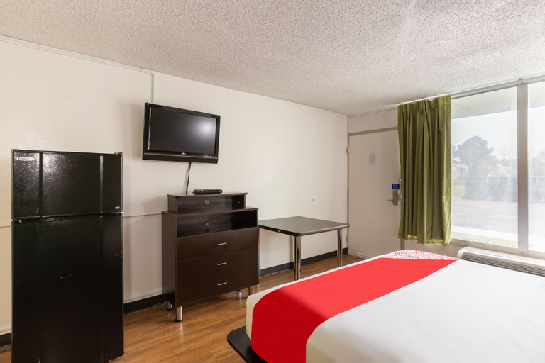 Bedroom 2, Hotel Baton Rouge - Mead Rd Louisiana, East Baton Rouge