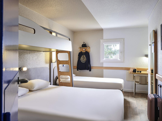Bedroom 4, ibis budget Versailles Chateau Saint Cyr, Yvelines