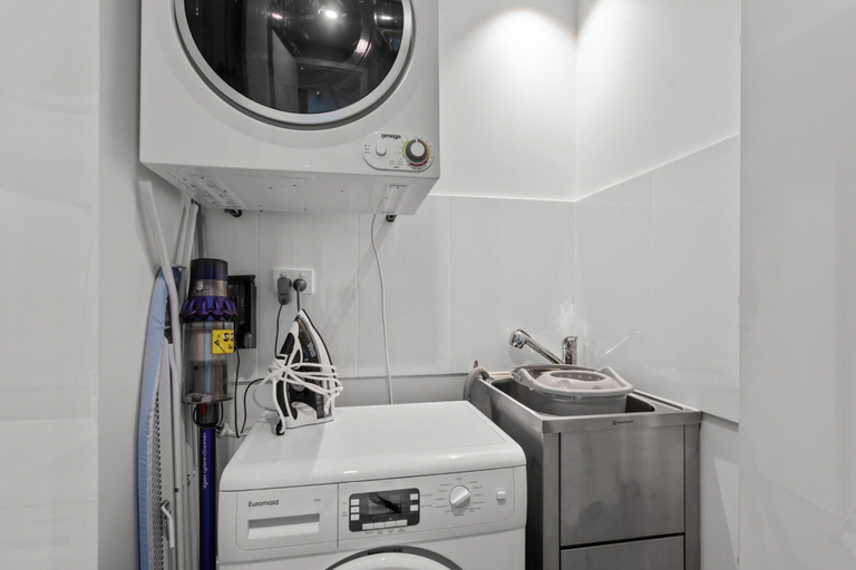 Bathroom 5, Stylish 1-bed Apartment in Heart of Brisbane, Brisbane