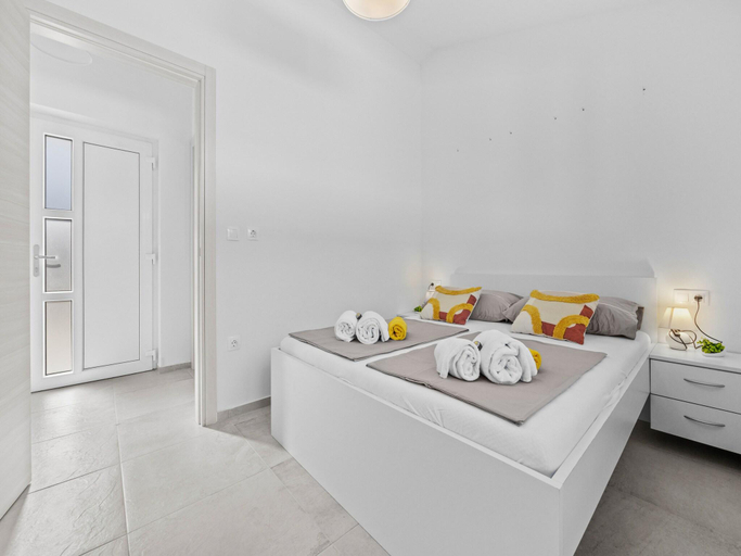 5, Attractive Apartment in Peroj With Terrace, Vodnjan