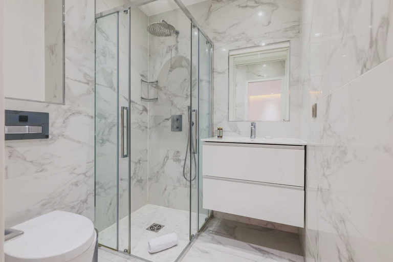 Bathroom 4, Bright Studio 2P - Opera, Paris