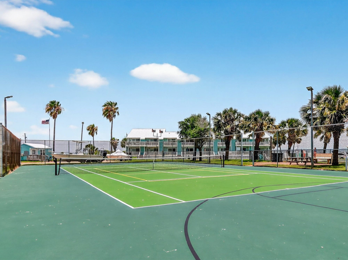 Sport court, Bayfront Kontiki 107 3 Bedroom Condo, Aransas