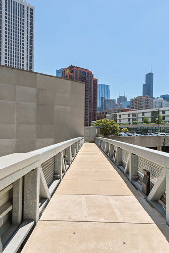 Room 5, Penthouse Near Fulton Skyline Spacious, Cook