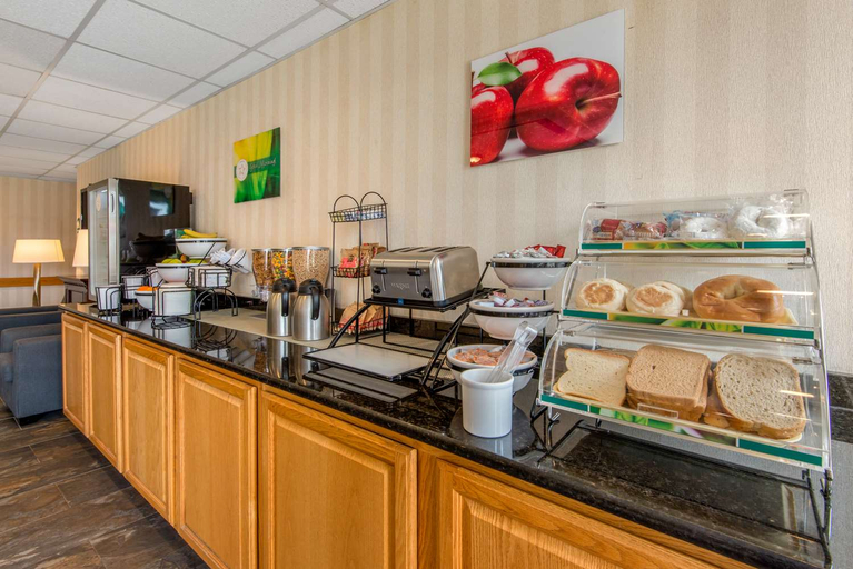 Food & Drinks 4, Quality Inn & Suites Mansfield, Tioga