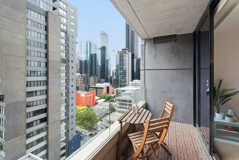 Others 2, Modern 1-Bed City Apartment with Pool and Gym, Melbourne
