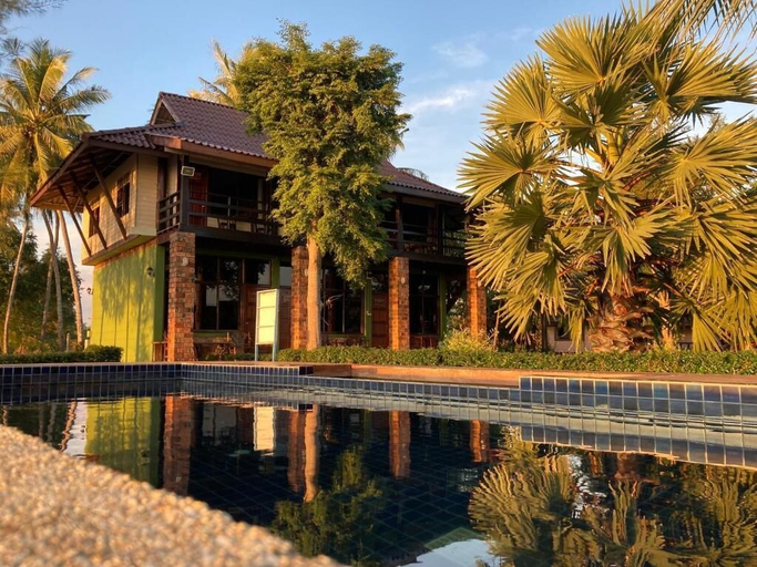 Exterior & Views 2, The Chevalley beach resort, Thung Wa