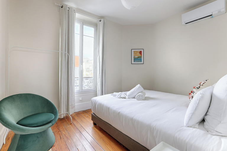 Bedroom 2, Apartments in Champigny-Sur-Marne - 30 minutes from Disneyland, Val-de-Marne