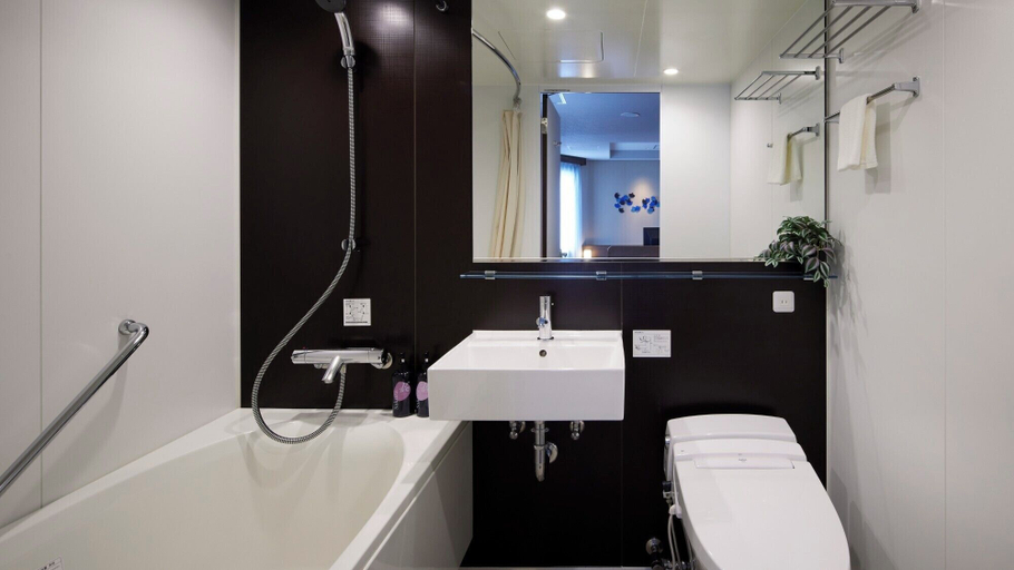 Bathroom 5, Minn Kanazawa, Kanazawa