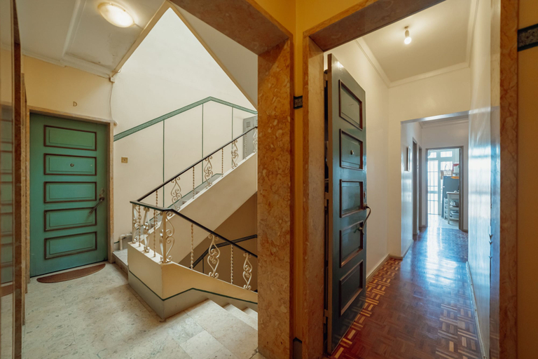 Room 4, Santa Catarina Flat 2BD With Balcony by Vacationy, Porto