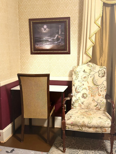 Room 4, Large Desirable Corner House, Horry