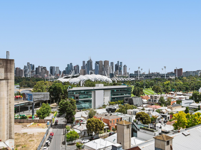 5, Executive 2-Bed Apartment with Views, Gym and Spa, Melbourne