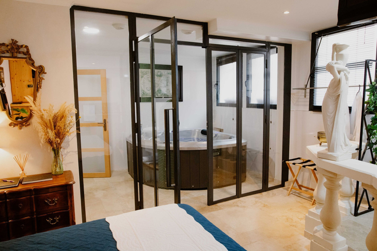 Room 4, Suite de Diane Jacuzzi - Premi re Conciergerie, Gard