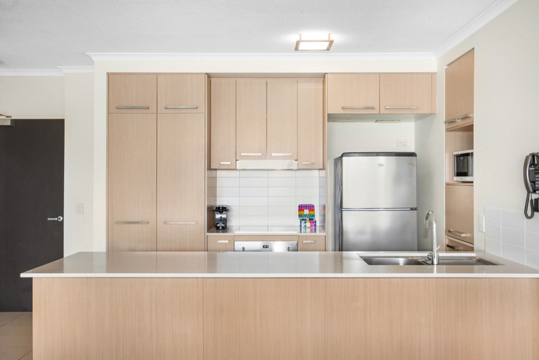 Private kitchen, Lakeside Family Oasis With Pool, Gym and Balcony, Gold Coast
