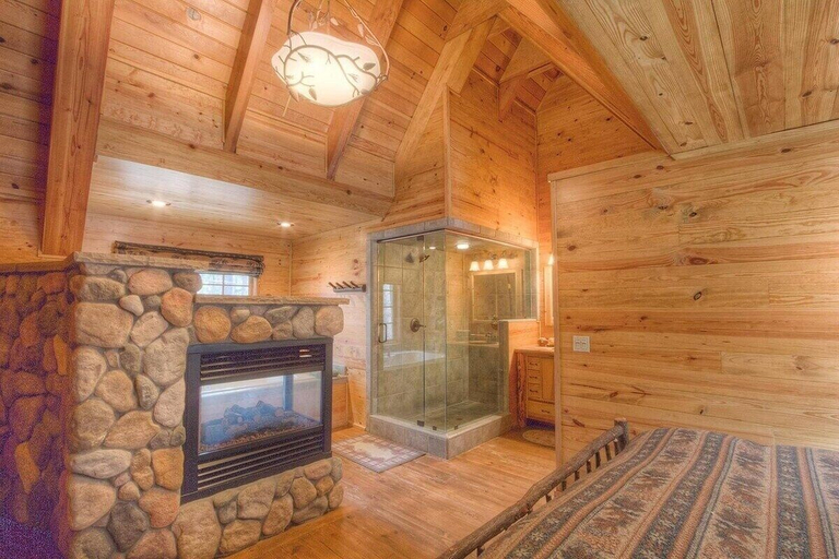 Others 5, River Rock Retreat 4 Bedroom Home by RedAwning, El Dorado