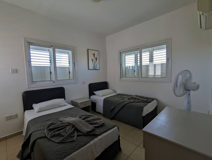 Room 3, Minas Villa Pool Wifi and Close to Sirena bay