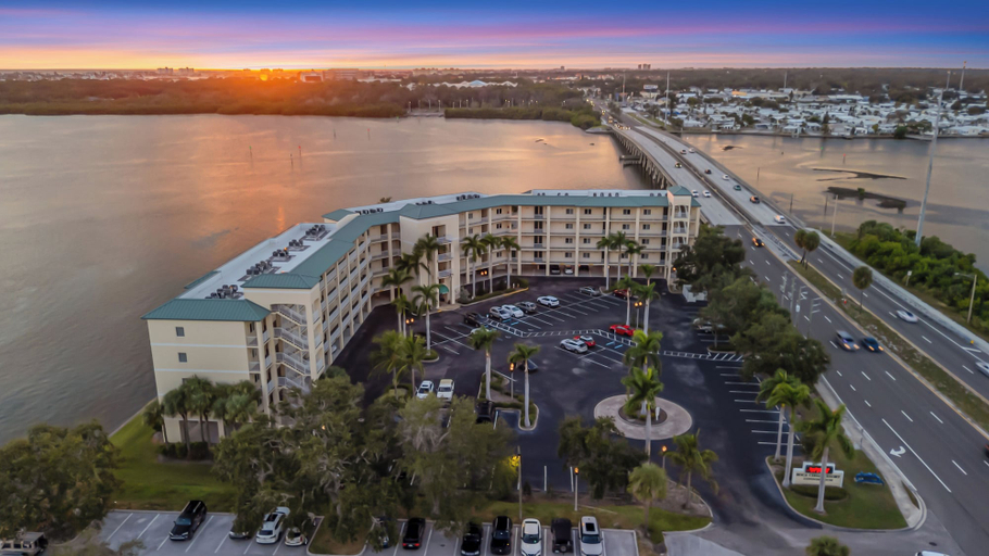 Exterior & Views 2, The BC Resort on the Water, Pinellas