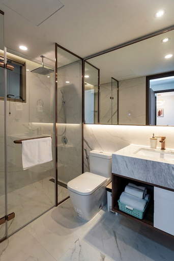 Bathroom, Midtown The Peak Apartment by VnHouse, District 7