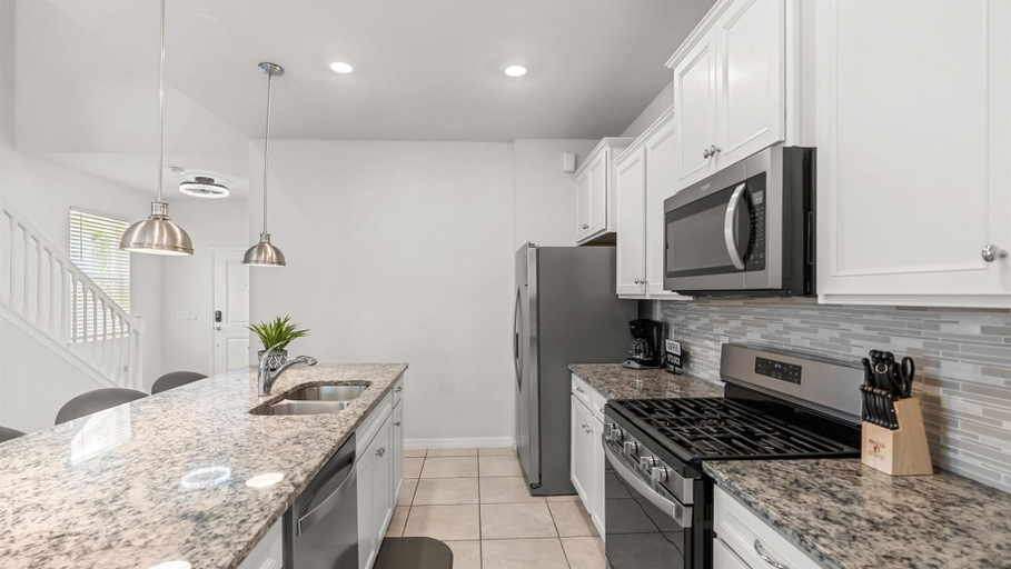 Room 4, Upstay - Pool & Hot Tub Heating, Epic Games Room, Polk