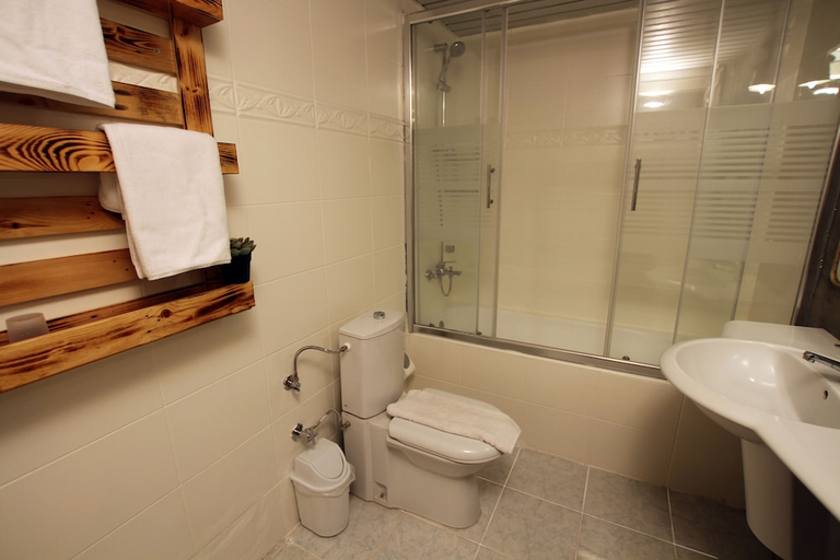 Bathroom 5, Blue Palace Hotel & Family, Marmaris