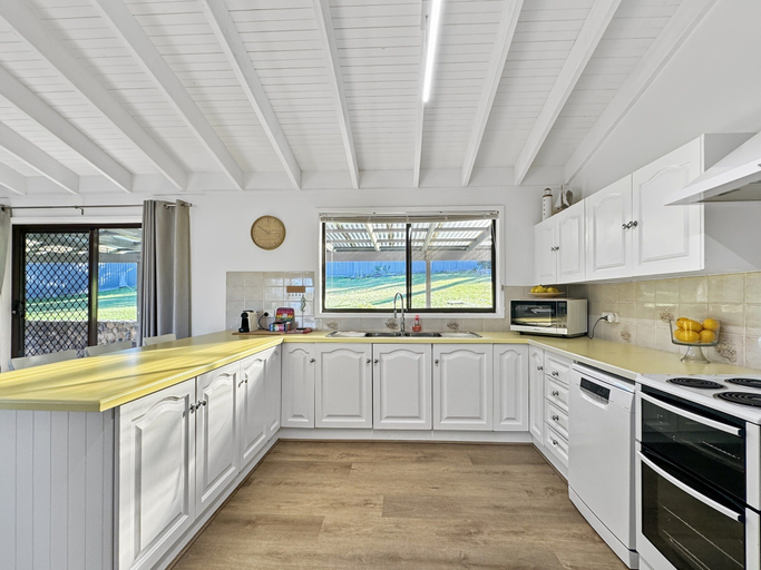 Private kitchen 3, Pet-friendly Private Retreat With Large Backyard, Eurobodalla