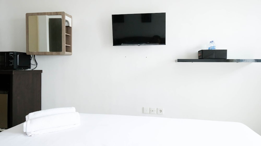 Living Area, Comfy And Modern Studio (No Kitchen) At Orchard Supermall Mansion Apartment, Surabaya