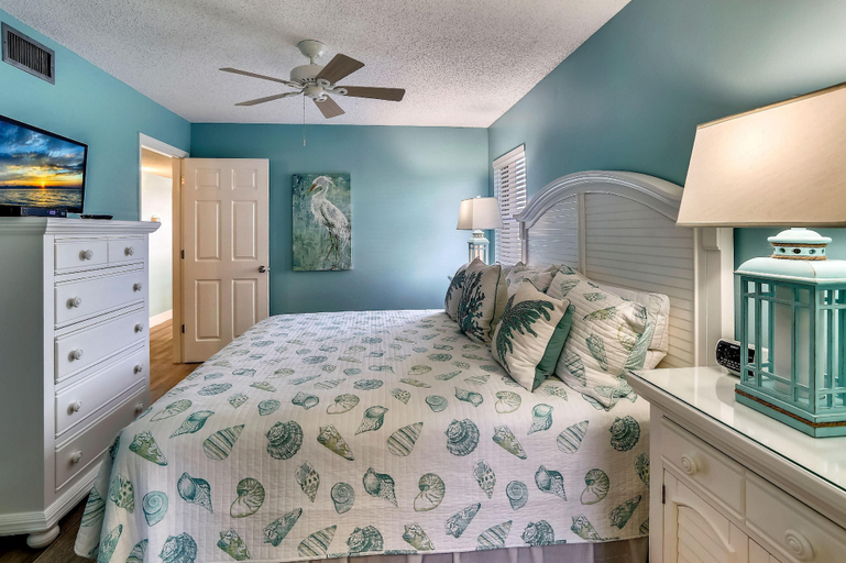 Bedroom 2, Emerald Isle 104, Pinellas