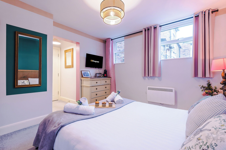 Room 2, 22 Church Street, Cheshire West and Chester