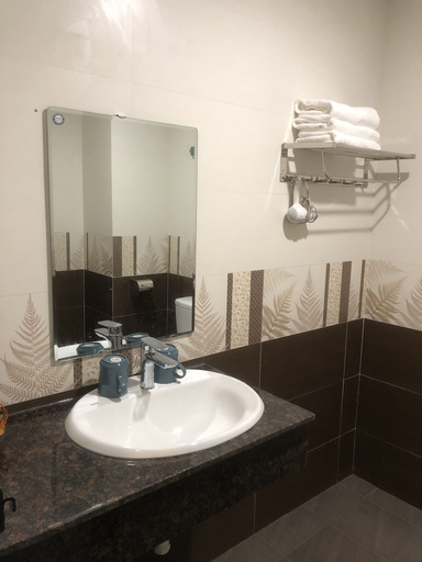 Bathroom 4, TRUONG THINH HOTEL, Hưng Nguyên