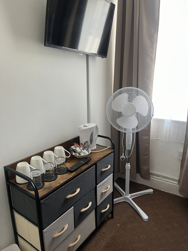 Others 4, Stay at 25, Blackpool