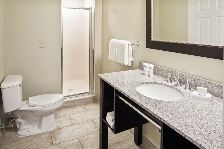 Bathroom 4, King’s Creek Resort by Spinnaker, York