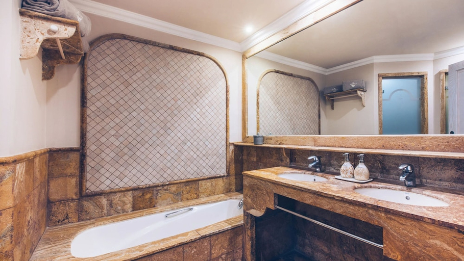 Bathroom 4, JOIA El Mirador by Iberostar, Santa Cruz de Tenerife