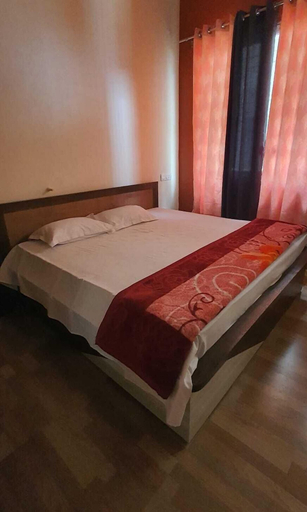 Room 5, Pratimalaya Inn Guest House, Varanasi