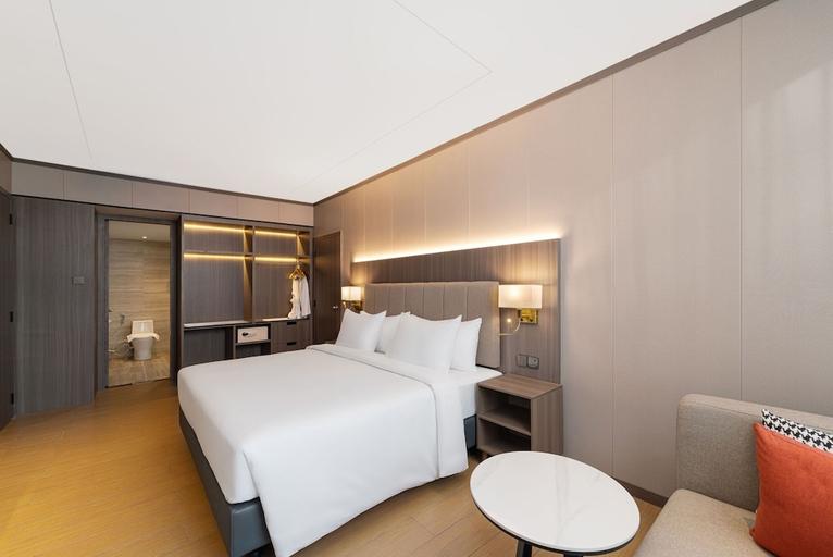 Bedroom 3, HARRIS Hotel & Suites Nagoya Batam, Batam