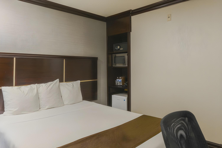 Bedroom 3, Woodbine Hotel and Suites, Toronto