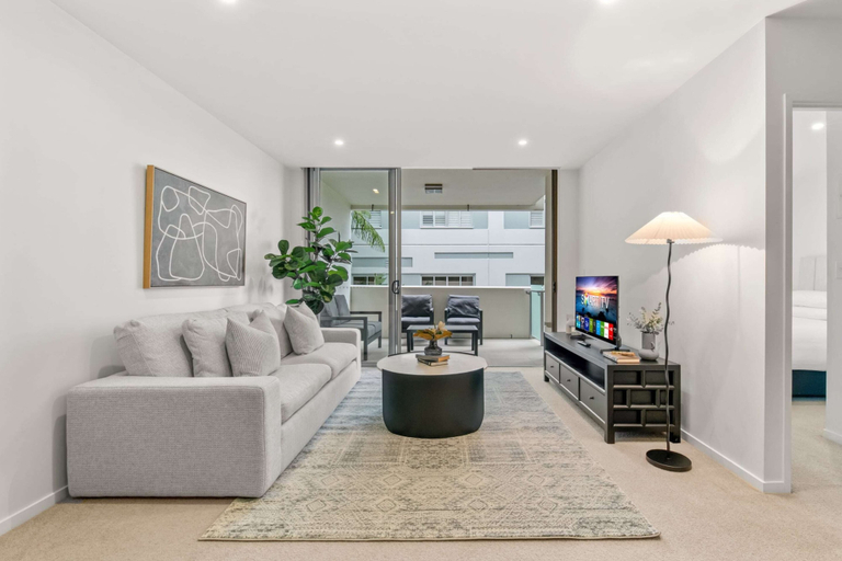 Primary image, West End Flat With Pool and BBQ Access, West End