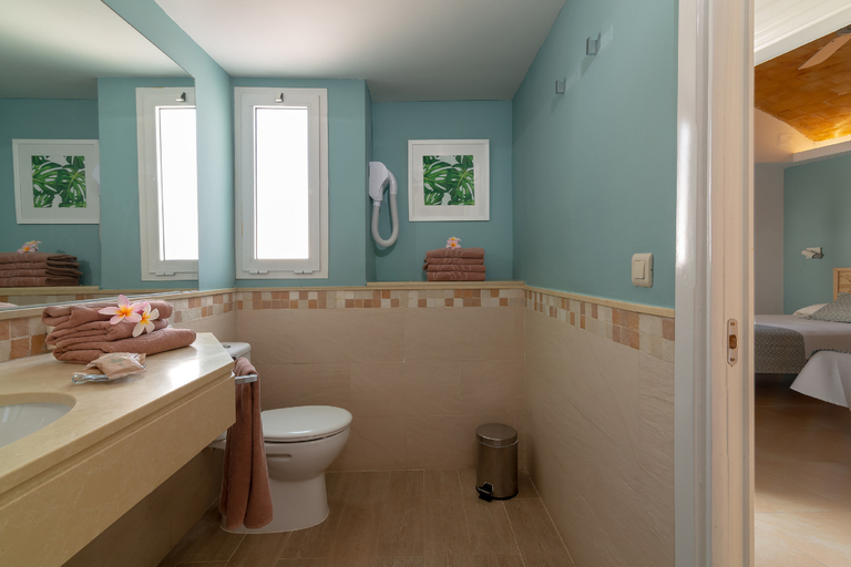 Bathroom 5, Bungalows Cordial Biarritz, Las Palmas