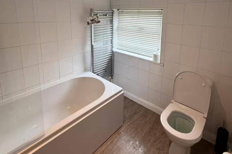 Bathroom, Cottage - Sleeps 4 - Pets Ok - Garden - Parking, Cheshire West and Chester