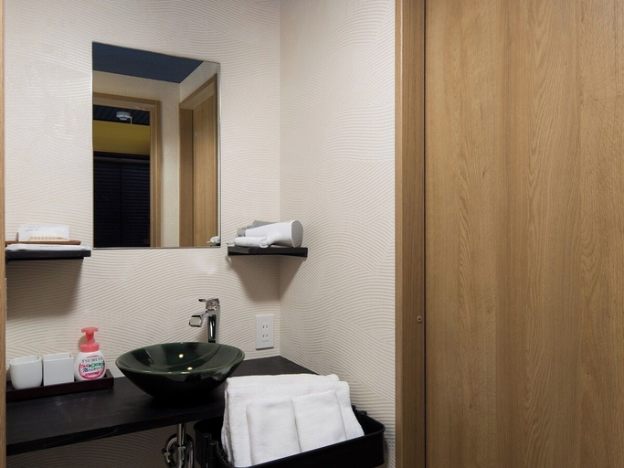 Bathroom 4, Kanade Kyotoeki-Hachijomuromachian, Kyoto