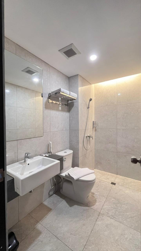 Bathroom 5, Yes Hotel, Bandar Lampung