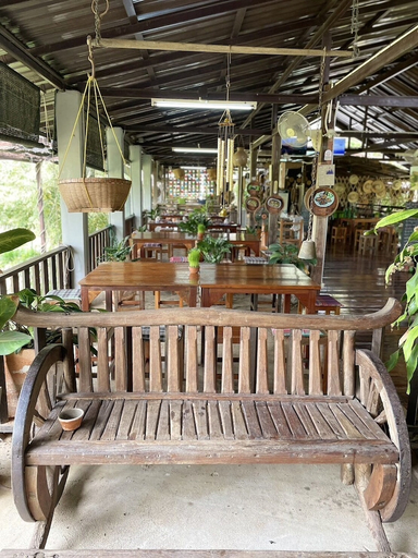 Food & Drinks 4, Banthongna, Sawankhalok
