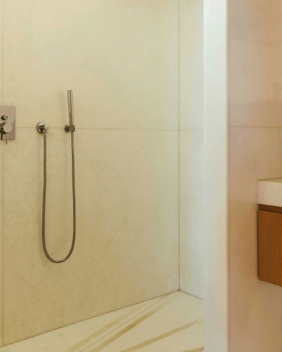 Bathroom 2, A/C Apt 2br/4p - 2min to La Ponche Beach/st-tropez, Var