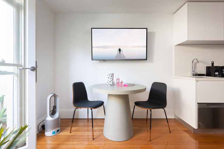 Others 5, Boutique Studio Apartment in Heritage Home, Sydney