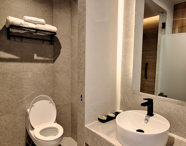 Bathroom 5, Hotel Block Suites, Mexico City