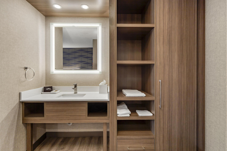 Bathroom 4, Best Western Plus West Edmonton, Division No. 11