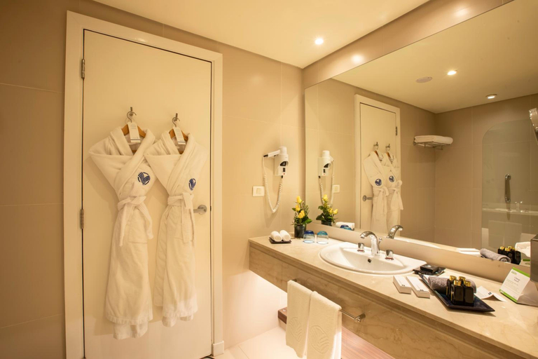 Bathroom 4, GRAND ROTANA RESORT AND SPA, Sharm el-Sheikh