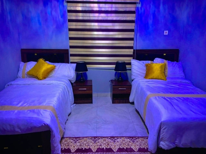 Room 5, The Moonshine Residence, NnewiNort
