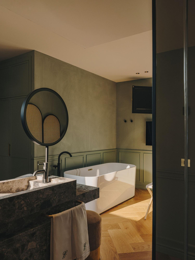 Bathroom 4, Hotel Palau Fugit, Girona